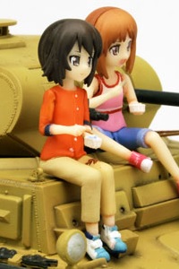PLATZ Girls und Panzer the Movie Ano Natsu no Panzer II Type F Desu! -Miho to Maho no Omoide- 1/35 Plastic Kit