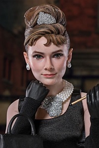 X PLUS Breakfast at Tiffany's Audrey Hepburn as Holly Golightly Deluxe Ver. 1/6 Action Figure