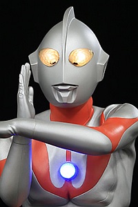 KAIYODO Character Classics Ultraman B Type X-TREME PVC Figure