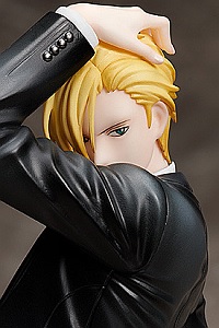 FREEing BANANA FISH Statue and ring style Ash Lynx 1/7 PVC Figure (Re-release)