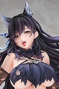 GOOD SMILE ARTS Shanghai Azur Lane Atago Getsuya no Oneesan Okami 1/7 Plastic Figure