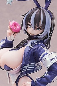 Luminous Box Bunny Police 02 1/6 Plastic Figure