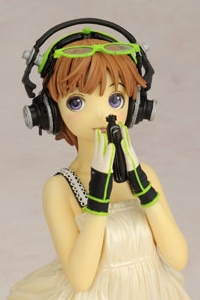 Moon Toys Murata Range Headphone Girl 1/7 PVC Figure