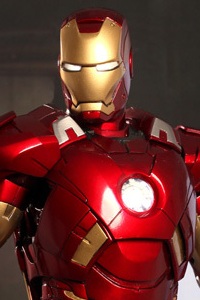 Hot Toys Movie Masterpiece Avengers Iron Man Mark 7 1/6 Aciton Figure