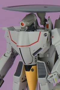 Yamato Toys Macross Perfect Transform VE-1 Elintseeker with Option Parts 1/60 Action Figure