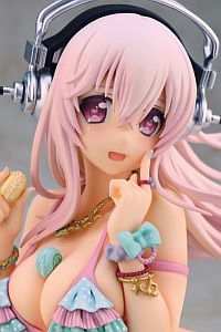Alphamax Soniani Super Sonico with Macaroon Tower 1/7 PVC Figure
