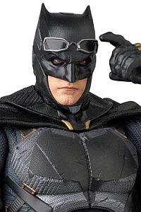 MedicomToy MAFEX No.272 BATMAN TACTICAL SUIT (ZACK SNYDER’S JUSTICE LEAGUE Ver.) Action Figure