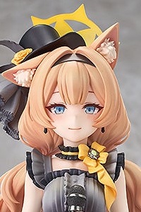 GOOD SMILE COMPANY (GSC) Blue Archive Mari (Idol) Memorial Lobby Ver. 1/7 Plastic Figure